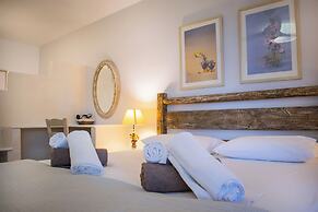 Holiday Sunset Villa Above the Beach