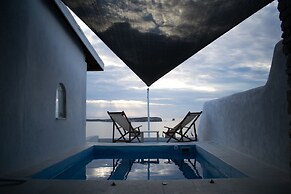 Holiday Sunset Villa Above the Beach