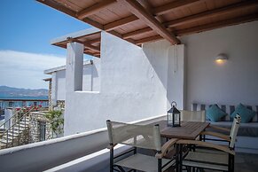 Holiday Sunset Villa Above the Beach