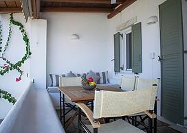 Holiday Sunset Villa Above the Beach