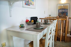 Holiday Sunset Villa Above the Beach