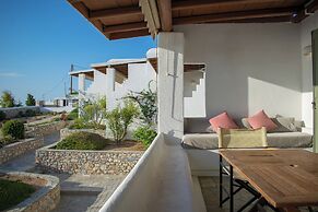 Holiday Sunset Villa Above the Beach