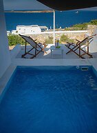 Holiday Sunset Villa Above the Beach