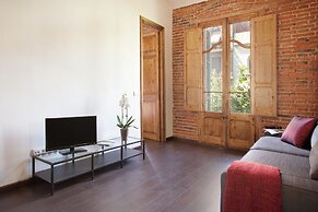 Comfortable Family Apartment With Balcony