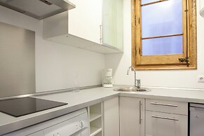 Comfortable Family Apartment With Balcony