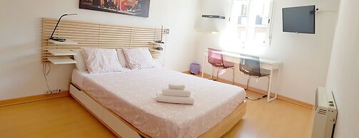 Modern and Comfortable Madrid Flat