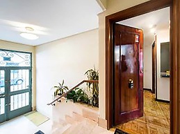 Modern and Comfortable Madrid Flat