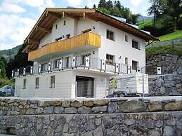 Villa Sonnenterrasse in Tyrol - Skiinghiking Area Hochzillertal Kalten