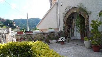Villa a Step Away From Barcelona, Mountains and Beach