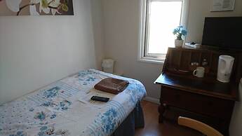 Room-tiny Single Shared Bathroom Room ss