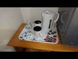 Room-tiny Single Shared Bathroom Room ss