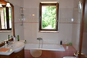 Panoramic Farmhouse With Swimming Pool - Monticello