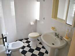 Three Bedroom Holiday Home Very Close to the Beach in San Foca