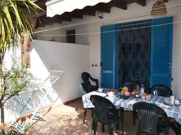 Villa With Shady Garden and air Conditioning in Torre Dell'orso