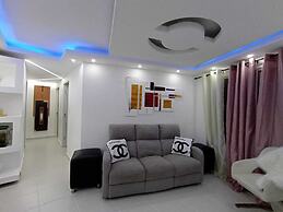 Luxurious Apartment 4to Level With Security Camera