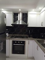 Luxurious Apartment 4to Level With Security Camera