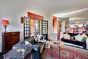 Romantic Puerto Banus Villa, Sea Mountain Views