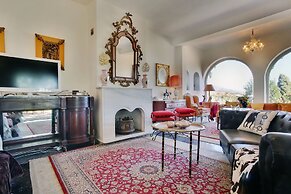 Romantic Puerto Banus Villa, Sea Mountain Views