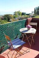 Romantic Puerto Banus Villa, Sea Mountain Views