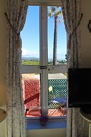 Romantic Puerto Banus Villa, Sea Mountain Views