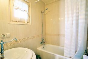 Romantic Puerto Banus Villa, Sea Mountain Views