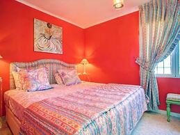 Romantic Puerto Banus Villa, Sea Mountain Views