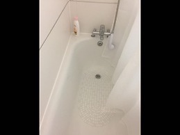 Small Modern Comfortable 2 Bedroom Apartment - Cmyr