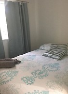 Small Modern Comfortable 2 Bedroom Apartment - Cmyr