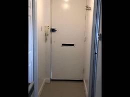 Small Modern Comfortable 2 Bedroom Apartment - Cmyr