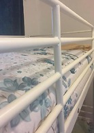 Small Modern Comfortable 2 Bedroom Apartment - Cmyr