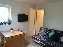 Small Modern Comfortable 2 Bedroom Apartment