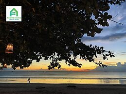 Tiny House on Koh Lanta Only 2 Mins Walk to the Beach