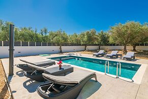 Grande Amore Luxury Villa