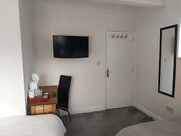Room-family Room With Private Bathroom