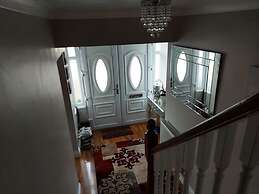 Room-family Room With Private Bathroom