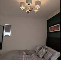 Room-family Room With Private Bathroom