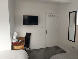 Room-family Room With Private Bathroom