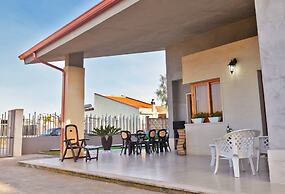 Villa Linda by the sea in South Sicily