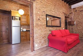 Stylish Gothic Apartment In El Born
