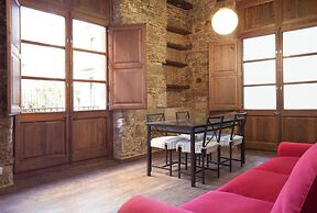 Stylish Gothic Apartment In El Born