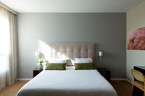 Shefayim Hotel