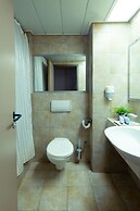 Shefayim Hotel