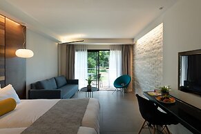 Shefayim Hotel