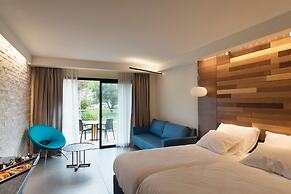 Shefayim Hotel