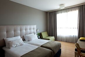 Shefayim Hotel
