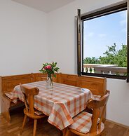 Seaview Apartment Paula 6 300m From Sea