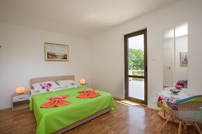 Seaview Apartment Paula 6 300m From Sea