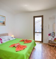 Seaview Apartment Paula 6 300m From Sea