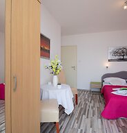 Seaview Apartment Paula 6 300m From Sea