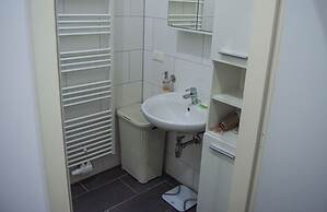 Modern apartment in Vienna near Danube
